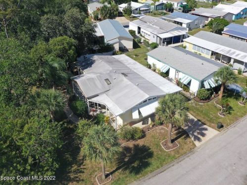 727 Periwinkle Cir, Sebastian, FL 32976-7674