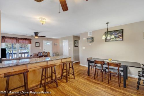 271 Kearney Ave, Pelican Island NJ  08751-1822 exterior