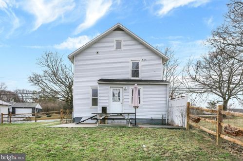 3090 Spring Rd, Carlisle PA  17013-8713 exterior