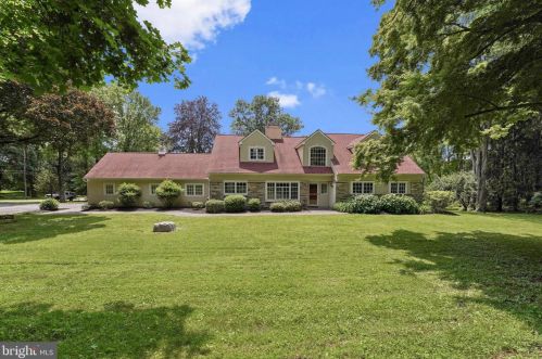 1509 Meadow Ln, Glen Mills, PA 19342-1916