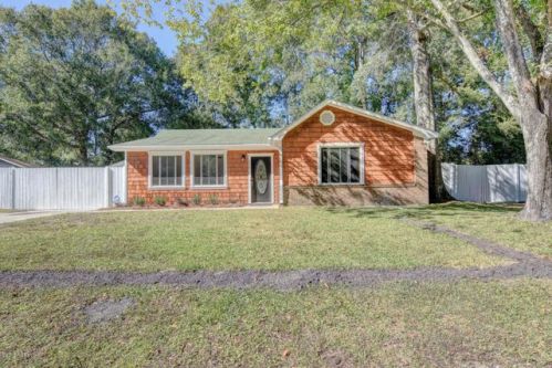 230 Southgate Rd, Wilmington, NC 28412-1933