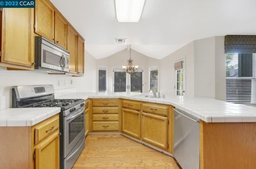 9456 Fairlight Ct, Elk Grove CA  95758-1031 exterior