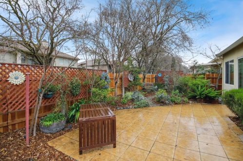 9959 Ferragamo Way, Elk Grove CA  95757-3037 exterior