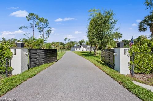 261 31st St, Naples, FL 34117-3103