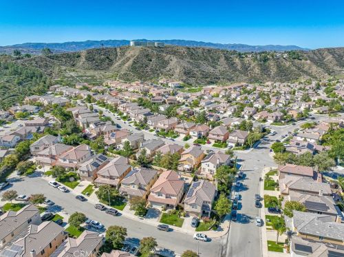 28342 Lorita Ln, Santa Clarita CA  91350-3211 exterior