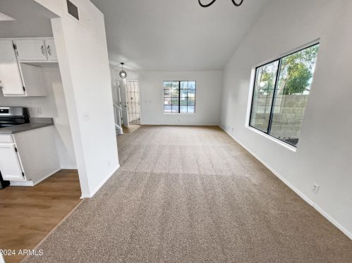 3930 Misty Willow Ln, Glendale AZ  85310-4030 exterior