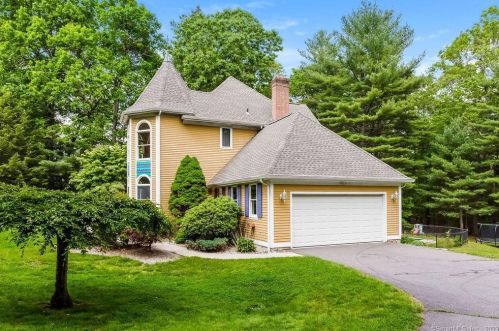 92 Jacqueline Dr, Manchester, CT 06040-7068