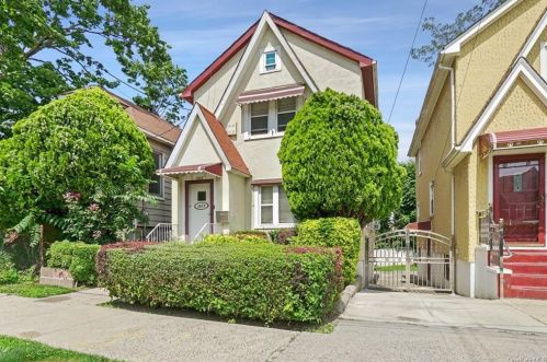 3012 Kingsland Ave, Bronx, NY 10469-3212