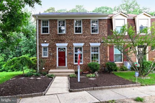 7950 Bethelen Woods Ln, Springfield, VA 22153-2006