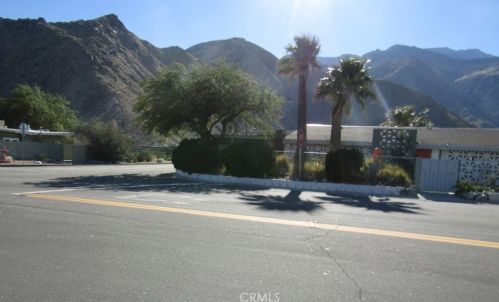 60431 Palm Oasis Ave, Palm Springs CA  92262-1050 exterior