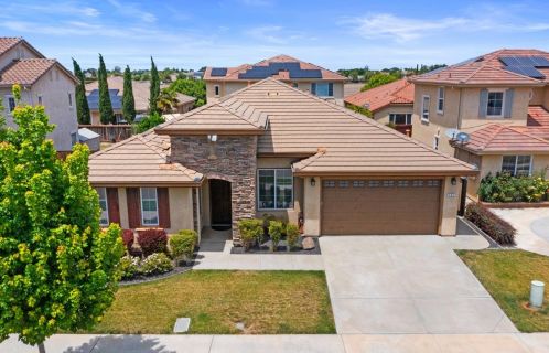 767 Red Barn Pl, Lathrop CA  95330-8975 exterior