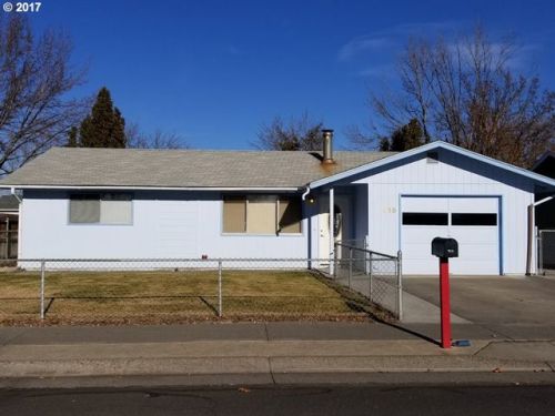 915 Gladys Ave, Hermiston, OR 97838-2022