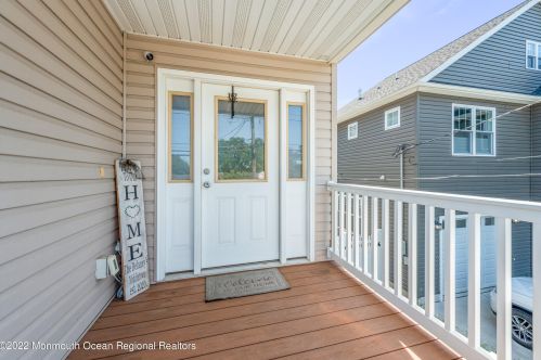 204 Hudson Ave, Middletown NJ  07748-5531 exterior