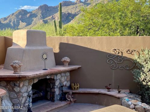 7422 Mystic Cyn Dr, Tucson AZ 85718-7805 exterior