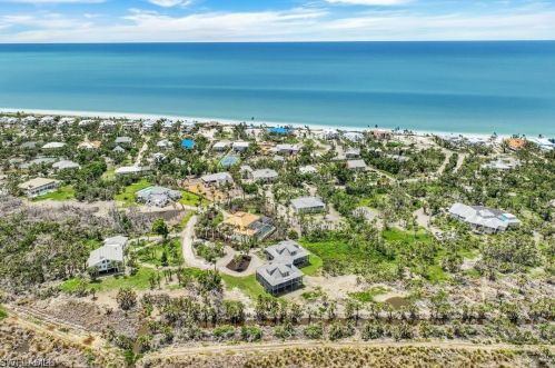 4150 Dingman Dr, Sanibel FL 33957-5107 exterior