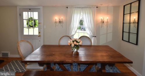 6745 Fayette St, Haymarket VA  20169-2916 exterior