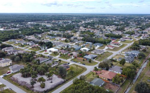 4516 Van Dyke St, Fort Pierce, FL 34953-6777