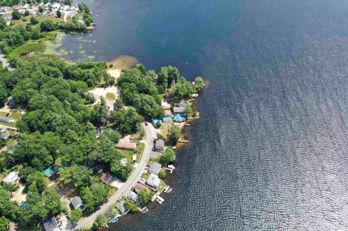 99 Lk Shr Dr, Northwood NH  03261-3707 exterior