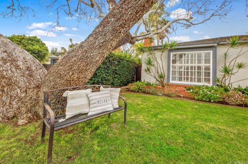 3859 Gardenia Ave, Long Beach, CA 90807-4326
