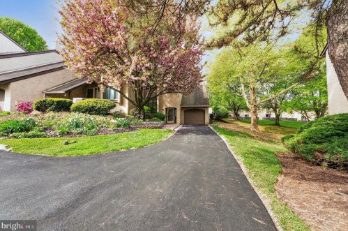 70 Golf Club Dr, Langhorne, PA 19047-2163