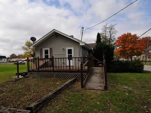 202 Park Ave, Bogle Corner, IN 47438-1123