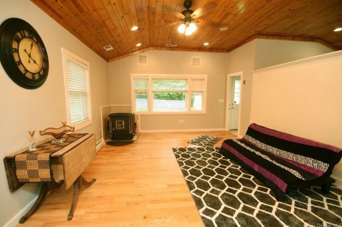 56 Floradan Rd, Tompkins Corners NY  10579-3032 exterior