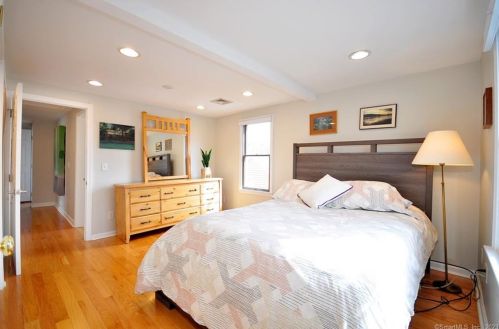 26 Birch St, Waterbury CT  06704-3806 exterior