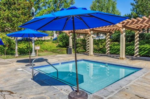 28474 Camino Del Arte Dr, Santa Clarita CA  91354-3094 exterior