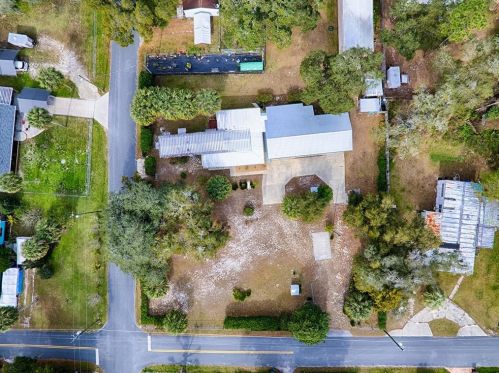 17320 65th Ln, Ocklawaha FL  32179-3220 exterior