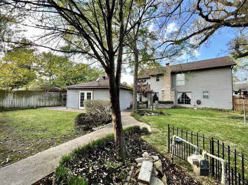 649 Rivershire Dr, Conroe, TX 77304-2724