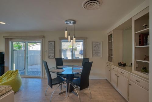 70 Santa Monica St, Palm Springs CA  92264-5257 exterior