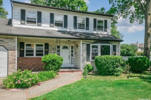 1153 Ferndale Blvd, Central Islip, NY 11722-3915