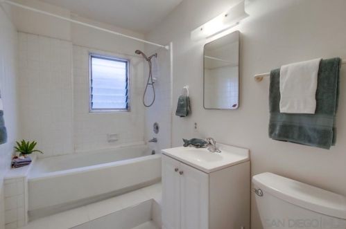 1527 Loring St, San Diego CA  92109-1765 exterior