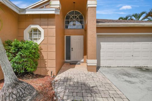9549 Tavernier Dr, Boca Raton, FL 33496-2105