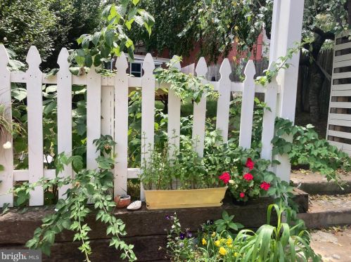 546 Orange St, Lancaster PA  17603-3669 exterior