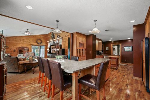 817 County Rd B, Saint Paul MN 55113-4532 exterior