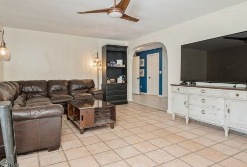 11 Kearny Dr, Wantage NJ  07461-3928 exterior