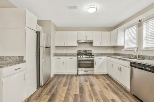 1052 Autumn Crest Dr, Stone Mountain GA  30083-5153 exterior