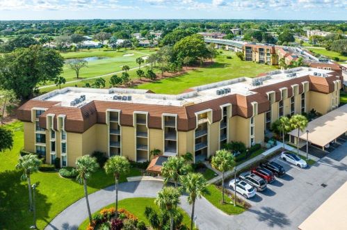 5350 Woodland Lakes Dr, West Palm Beach, FL 33418-3963