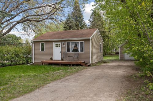 114 2nd St, Waverly, MN 55390-8444