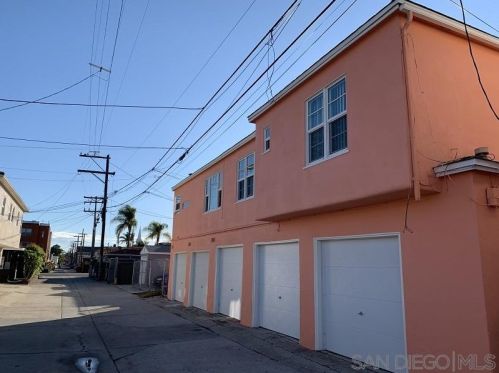 4723 Oregon St, San Diego, CA 92116-1347