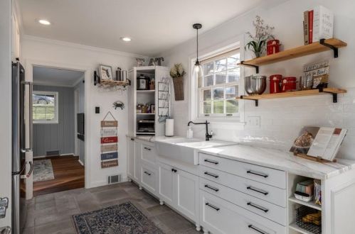 852 Meadowcroft Ave, Pittsburgh PA 15216-1139 exterior