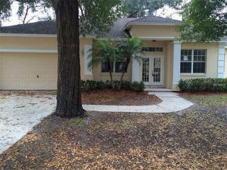 5216 Secluded Oaks Dr, Orlando, FL 32812-8129