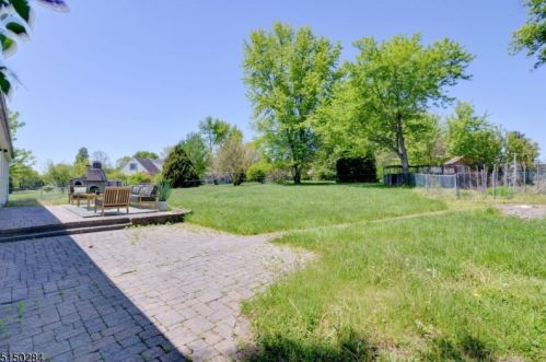 6 Sandra Rd, East Amwell Township NJ  08551-1009 exterior