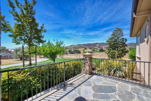 3959 Skyhawk Ln, Vacaville CA  95688-9516 exterior