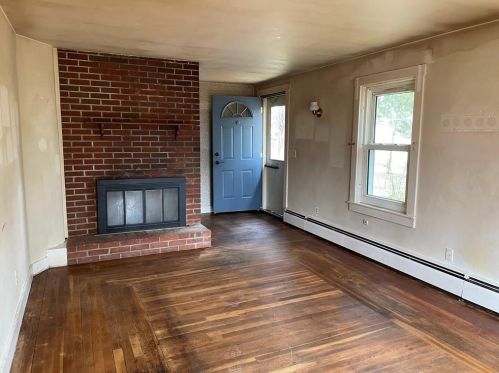 45 Gardiner Ave, North Kingstown RI  02852-4713 exterior