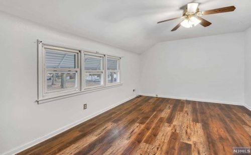 284 Howell Rd, Englewood NJ  07631-2106 exterior
