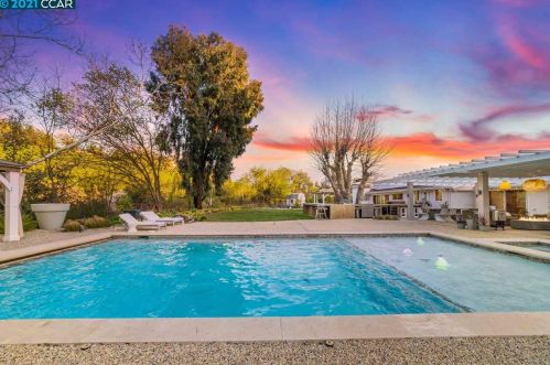 910 El Pintado Rd, Danville, CA 94526-1411