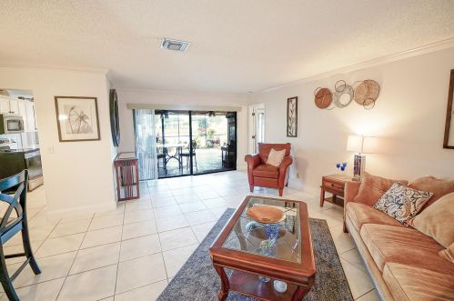 14624 Country Side Ln, Delray Beach, FL 33484-3503
