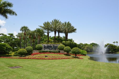 9 Windsor Ln, Boynton Beach FL  33436-6063 exterior